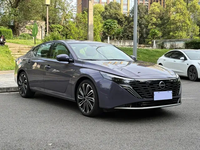 Nissan Teana — Фото автомобиля 3