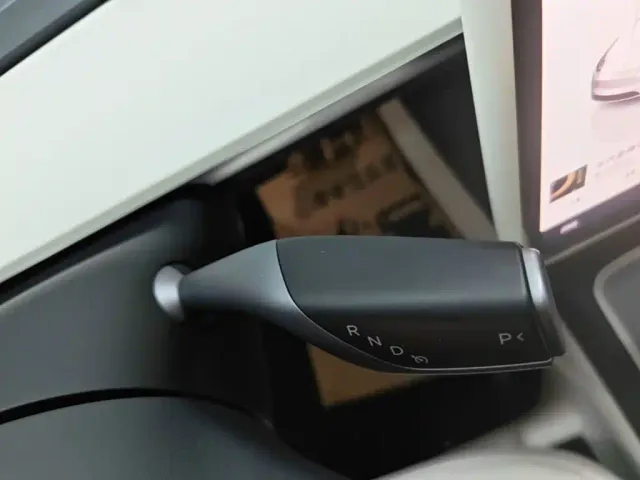 Tesla Model Y — Фото автомобиля 13