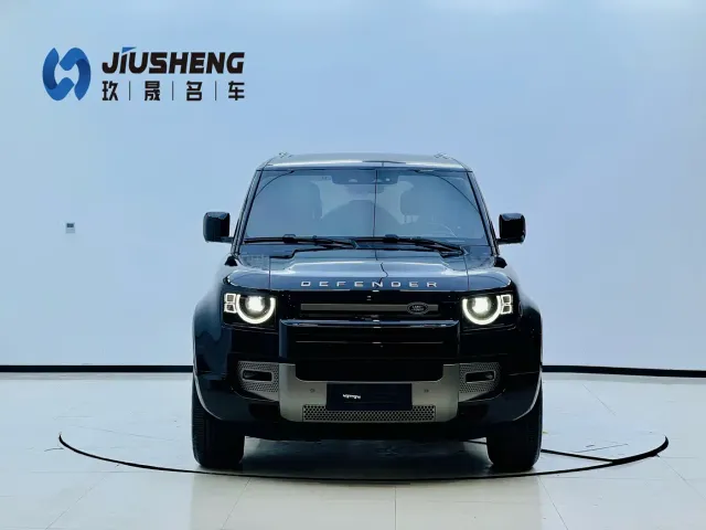 Land Rover Defender — Фото автомобиля 2