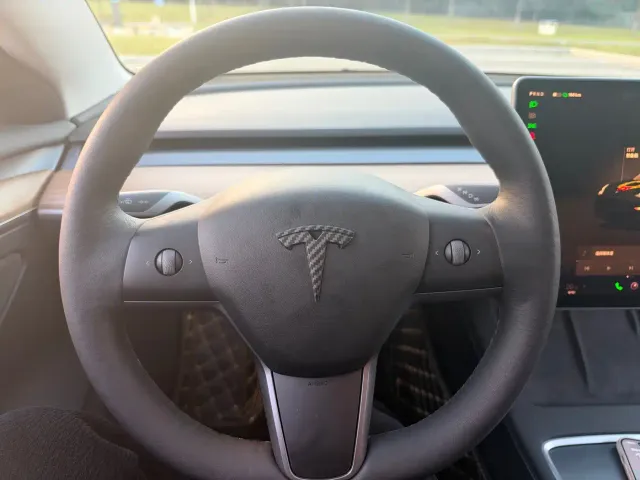 Tesla Model 3 — Фото автомобиля 13