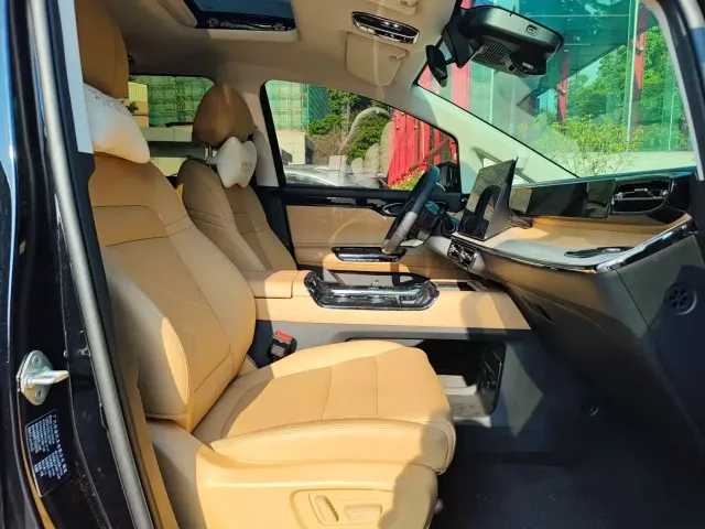 GAC Trumpchi E8 — Фото автомобиля 14