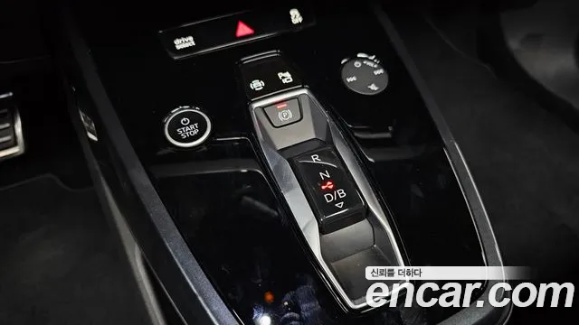 Audi Q4 e-tron F4 — Фото автомобиля 9