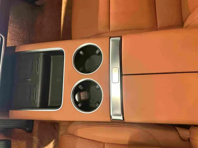 Li Auto L8 — Фото автомобиля 8