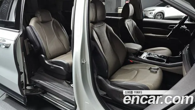 Kia Carnival — Фото автомобиля 11