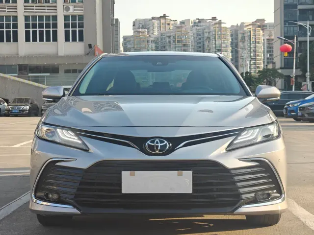 Toyota Camry — Фото автомобиля 2