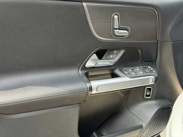 Mercedes-Benz GLB-Class — Фото автомобиля 11