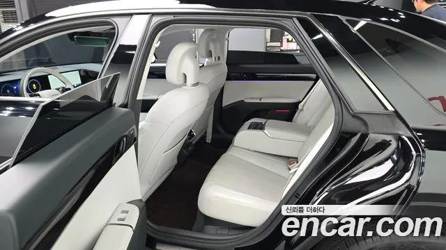 Hyundai Grandeur Grandeur (GN7) 2.5 Бензин 2WD — Фото автомобиля 11