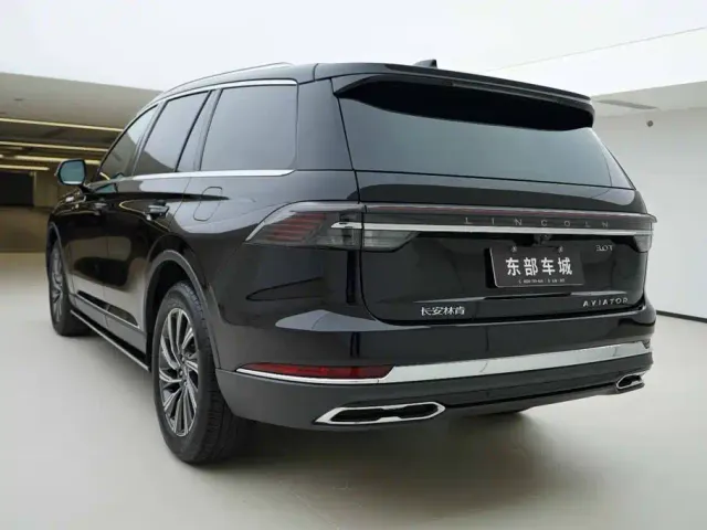 Lincoln Aviator — Фото автомобиля 5