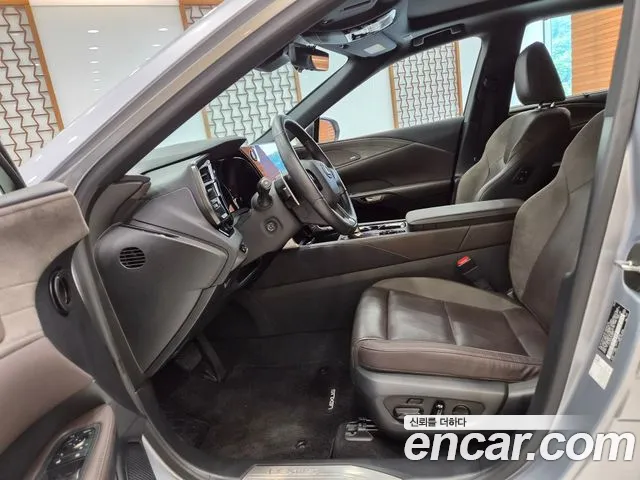 Lexus RX — Фото автомобиля 9