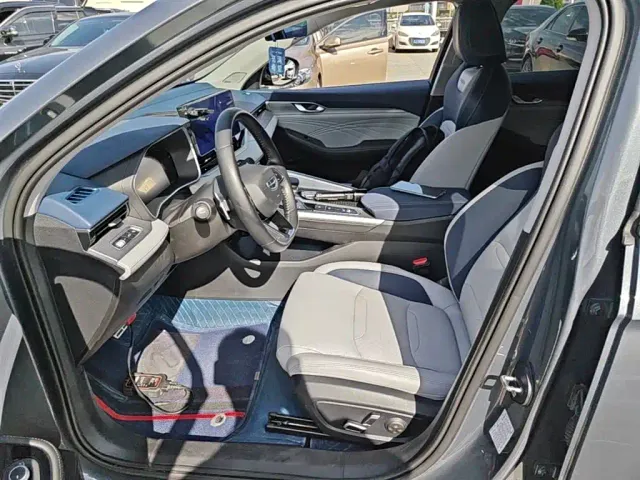 Geely Xingrui — Фото автомобиля 14