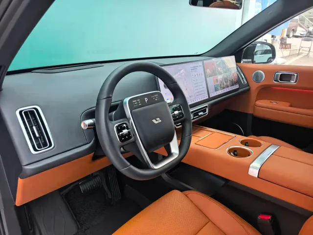 Li Auto L6 — Фото автомобиля 6