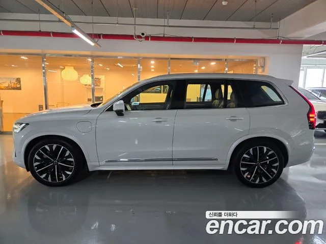 Volvo XC90 — Фото автомобиля 5