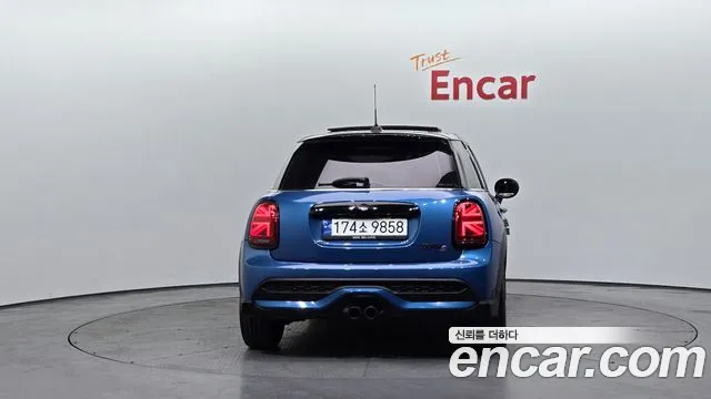 Mini Cooper — Фото автомобиля 4