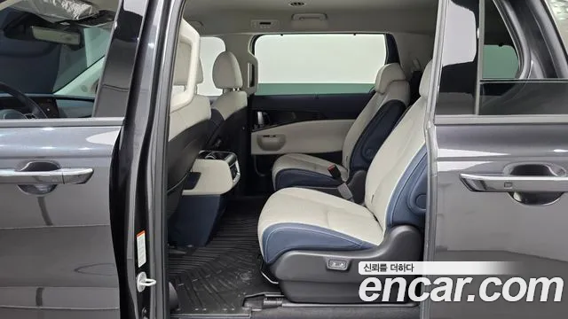 Kia Carnival Generation 4 — Фото автомобиля 18