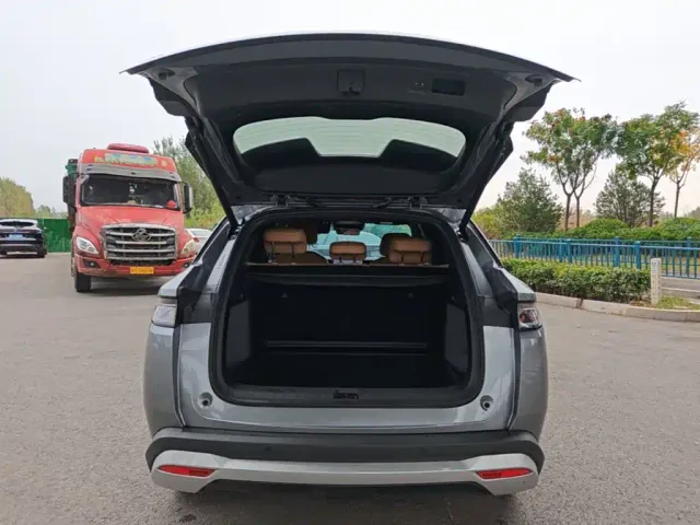 BYD Song L DM-i — Фото автомобиля 18