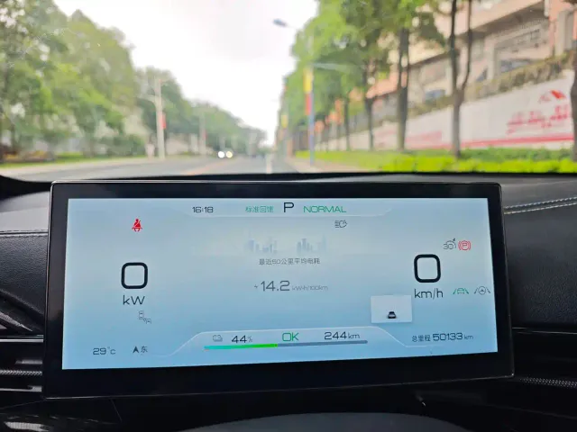 BYD Seal — Фото автомобиля 12