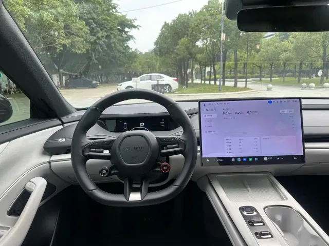 Xiaomi SU7 — Фото автомобиля 6