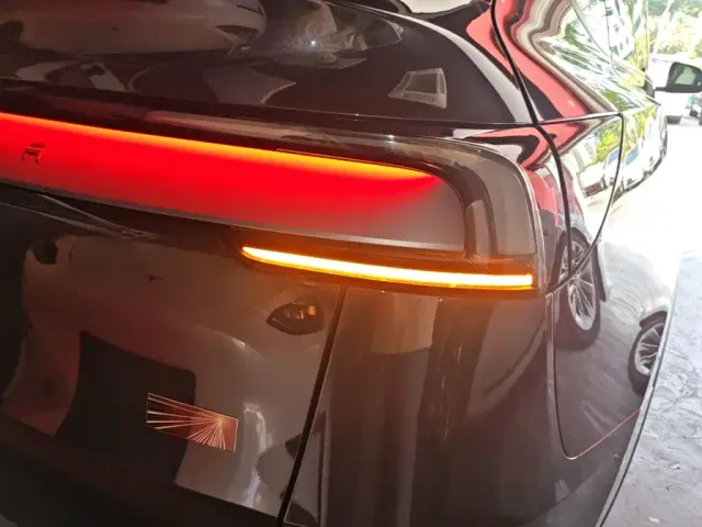 Tesla Model Y — Фото автомобиля 7
