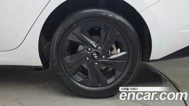 Hyundai AVANTE Avante (CN7) — Фото автомобиля 21