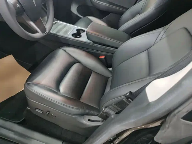 Tesla Model Y — Фото автомобиля 14