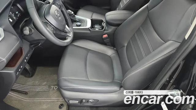 Toyota RAV4 — Фото автомобиля 25