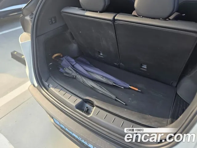 Tesla Model Y — Фото автомобиля 12