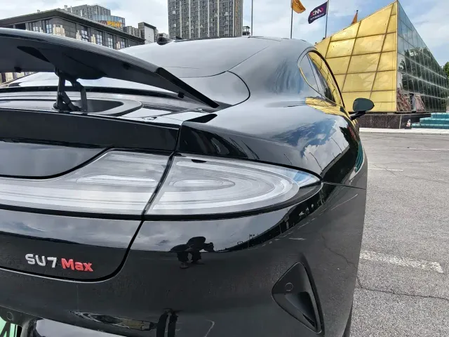 Xiaomi SU7 — Фото автомобиля 9