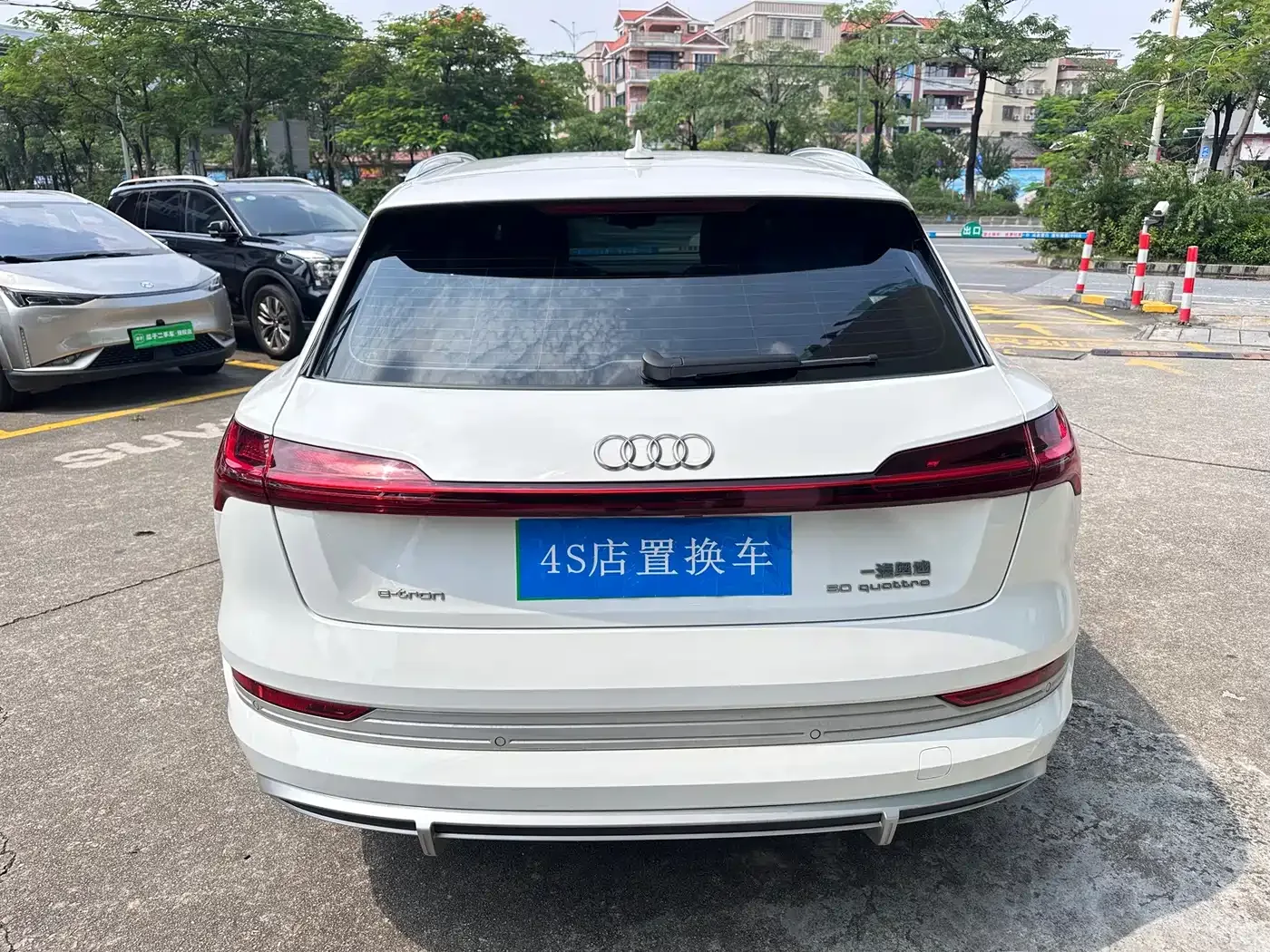 Audi Audi e-tron 2021 50 quattro Luxury — Фото автомобиля 5