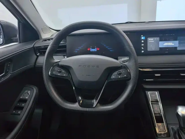Roewe i5 — Фото автомобиля 15