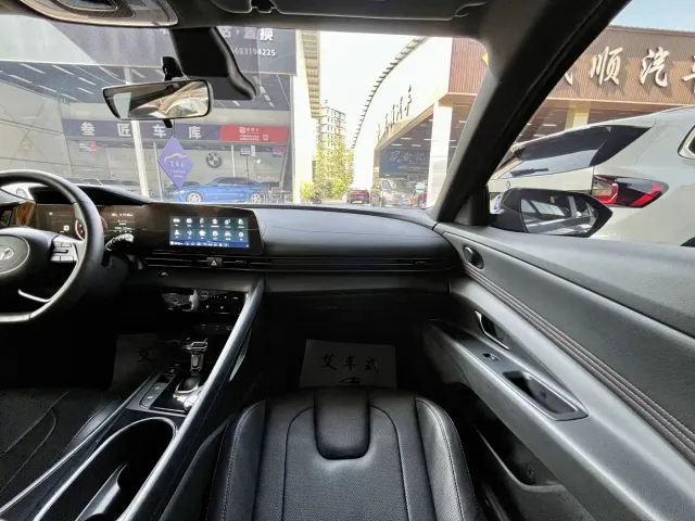Hyundai Elantra — Фото автомобиля 6