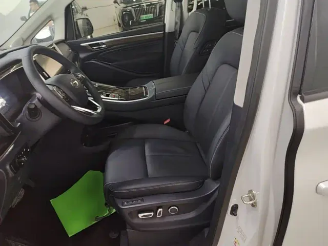 GAC Trumpchi M8 — Фото автомобиля 14