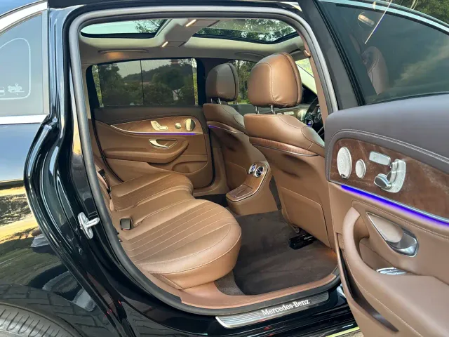 Mercedes-Benz E-Class — Фото автомобиля 9