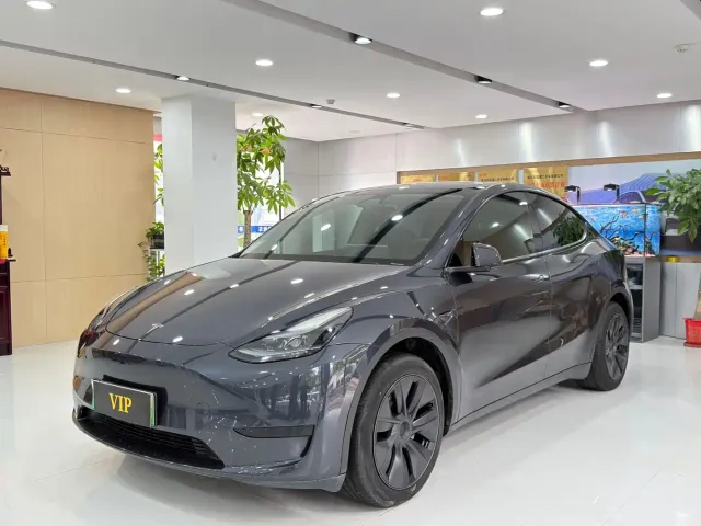 Фотография автомобиля — Tesla Model Y