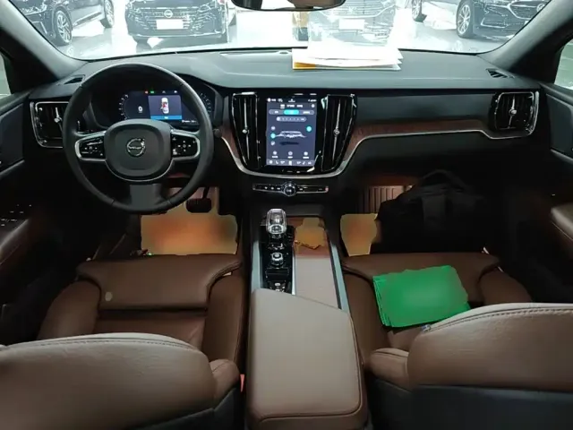 Volvo S60 — Фото автомобиля 9