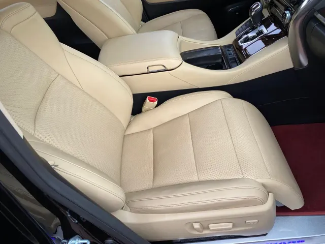 Toyota Alphard — Фото автомобиля 23