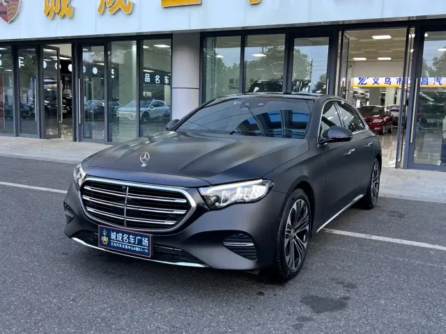 Mercedes-Benz E-Class — Фото автомобиля 2