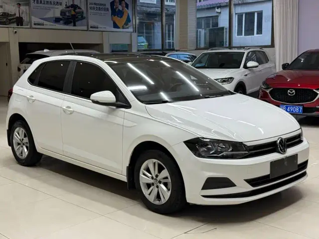 Volkswagen Polo — Фото автомобиля 3