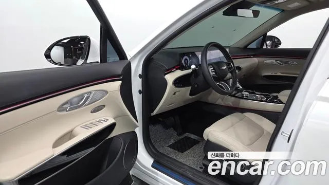 Genesis GV70 — Фото автомобиля 15