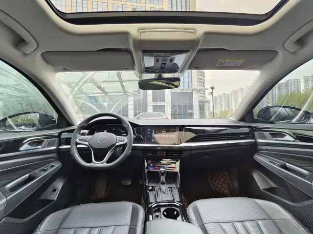 Volkswagen Passat — Фото автомобиля 7
