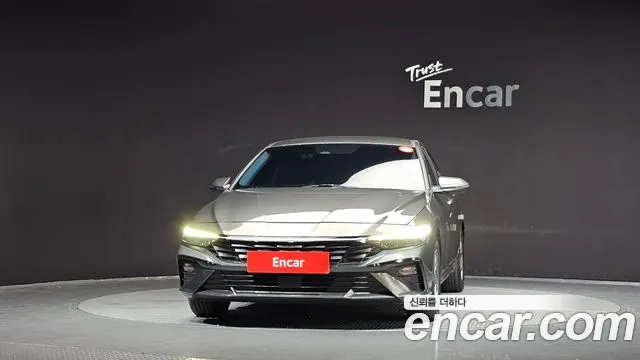 Hyundai Avante CN7 — Фото автомобиля 3