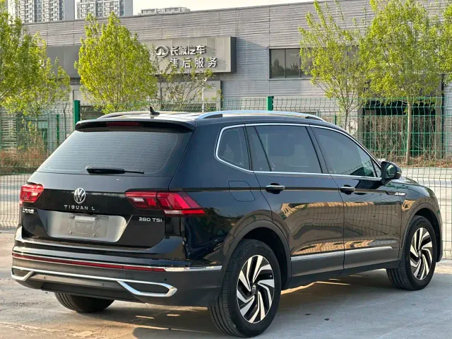 Volkswagen Tiguan L — Фото автомобиля 7