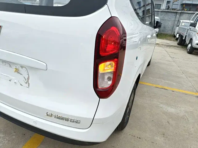 Wuling Hongguang — Фото автомобиля 7