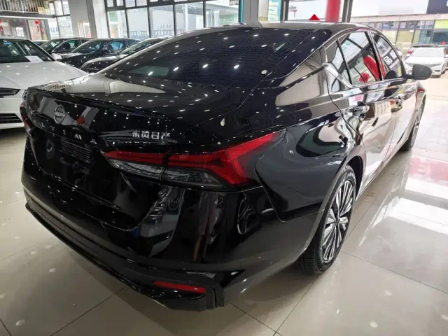 Nissan Teana — Фото автомобиля 12