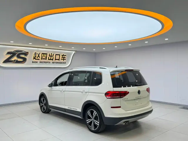 Volkswagen Touran — Фото автомобиля 4