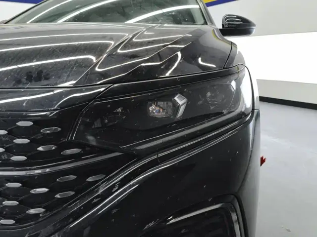 Volkswagen Passat — Фото автомобиля 5