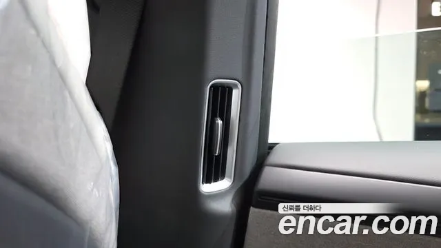 Tesla Model Y — Фото автомобиля 28