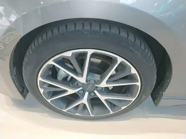 Lynk & Co 03 — Фото автомобиля 22