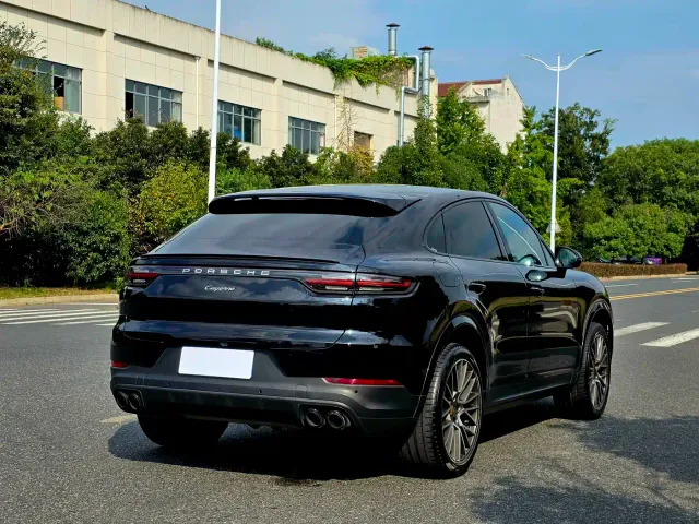 Porsche Cayenne — Фото автомобиля 14