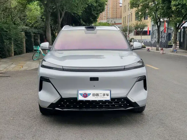 Geely Galaxy Starship 7 EM-i — Фото автомобиля 2