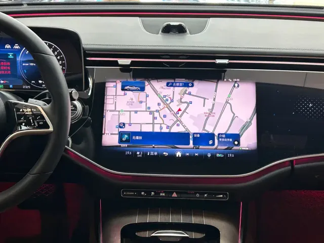 Mercedes-Benz E-Class — Фото автомобиля 14